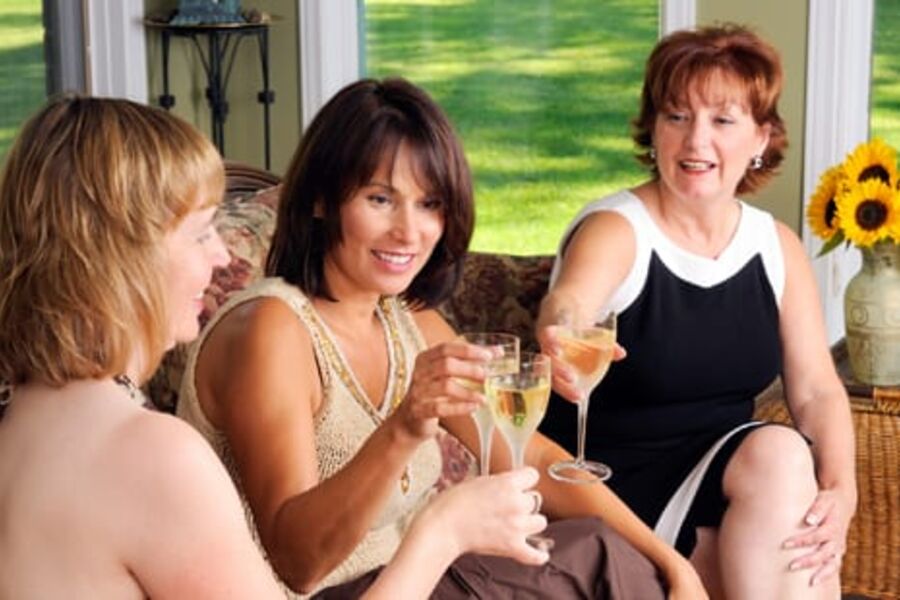 En forfriskende smak av Portugal: Vinho Verde er full av sommersmak og en nytelse til skalldyr og sjømat. Foto: Foto: Dani  Dreamstime.