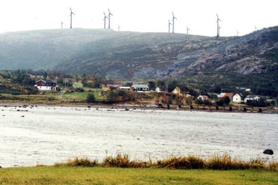Vindmølleparken sett fra Vik. Foto: Trønderenergi