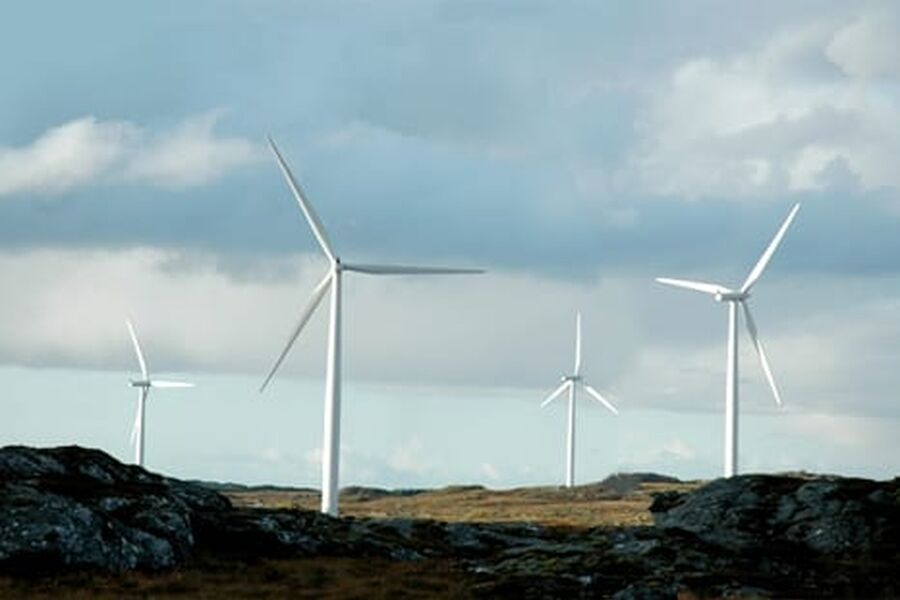 73 prosent sier de er positive til etablering av vindmøller i sin hjemkommune. Foto: SAE Vind