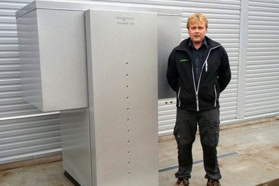 Einar Bonnerud med Viessmann sine nye 350-A varmepumpe.