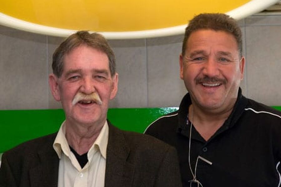  Det er bra at vi nå igjen kan yte kundene rask service når de skal ha gjort noe på badet. I fjor var det så hett at vi hadde opptil tre måneders ventetid sier administrerende direktør Bjørn E. Svensen og formann Tor Østerhus.