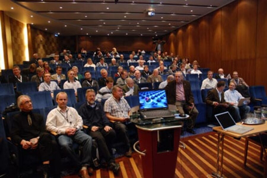 Forventningsfulle deltakere og foredragsholdere.