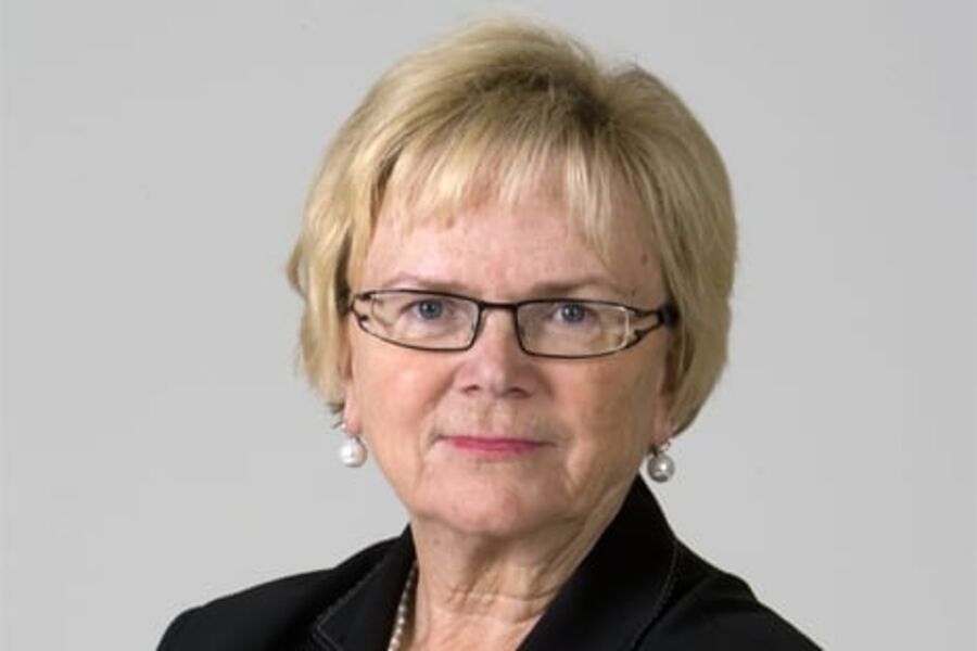 Det satt langt inne, men nå lover Magnhild Meltveit Kleppa at Byggekostnadsprogrammet blir videreført. Foto: Bjørn Sigurdsøn, Scanpix.