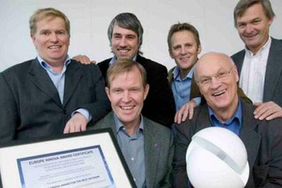 Fra venstre foran: Lars Christensen, buildingSMART og Svein Haagenrud, SINTEF-Byggforsk, bak fra venstre: Jorulv Rangnes, EPM Technologies, Håvard Bell, SINTEF, Jøns Sjøgren, buildingSMART og Ole Jørgen Kaarud, SINTEF Byggforsk. (Foto: Bjørn Sigurdsøn/Scanpix)