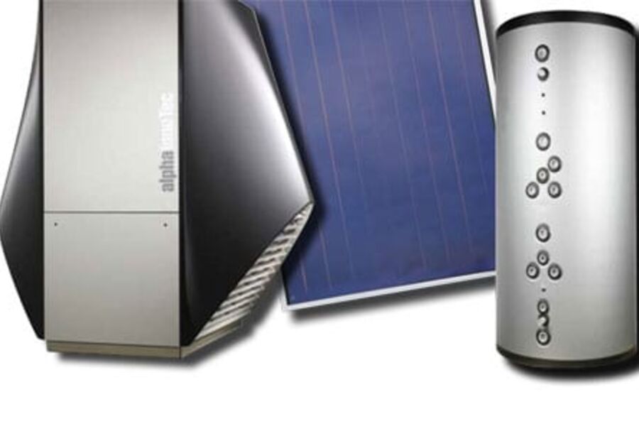 Luft-vann varmepumpe sammen med multifunksjonsakkumulator samt solvarmekollektor.