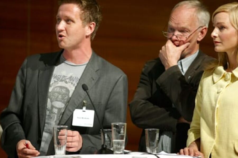 Truls Wikholm (AP) (t.v.), Per-Olav Lundteigen (SP) og Inge Marte Torkhildsen (SV) diskuterte energiproblematikk på åpningsseminaret. ©Fotograf John Petter Reinertsen