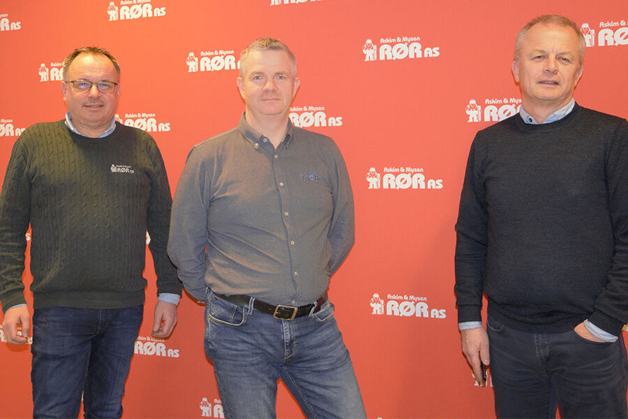 Daglig leder Tollef Berger, driftsleder Ingar Heer og nestor Helge Berger i Askim & Mysen Rør er bekymret for hva som skal komme av regler knyttet til framtidig innleie av arbeidskraft. - Vi kan ikke bemanne opp ut fra toppene og permittere når jobben er gjort. Det kan vel ikke være et slikt arbeidsliv vi ønsker oss, spør de. 