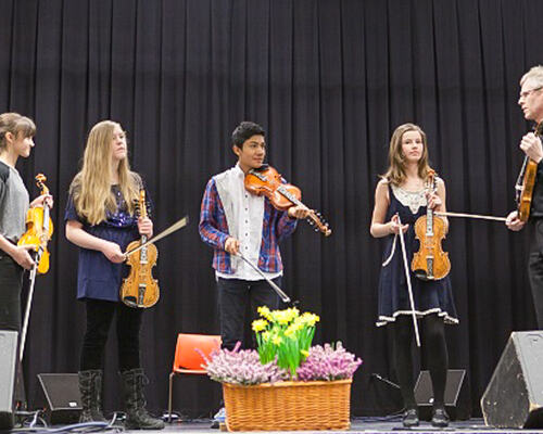 Indre Sunnfjord Spelemannslag. Foto: Kjell Thue/Folkemusikklaget
