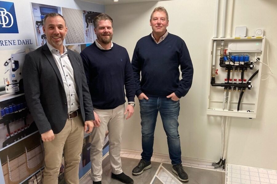 Bildet fra venstre: Terje Andersen (Uponor) og Jan-Olav Karlsen og Jørn Bendiksen (Brødrene Dahl).