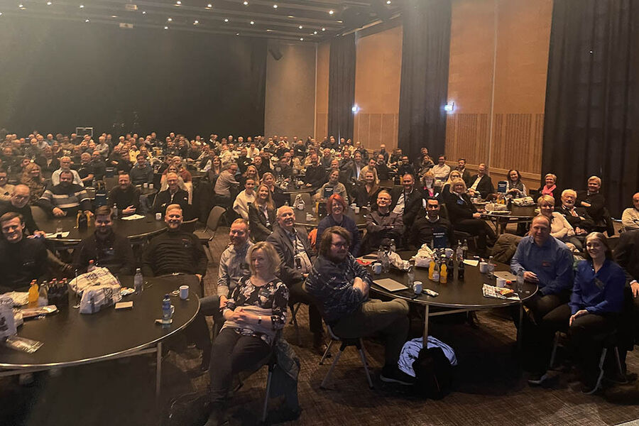 Mange var tilstede under eiermøtet i VVS Norge den 6.april på Gardermoen. 
