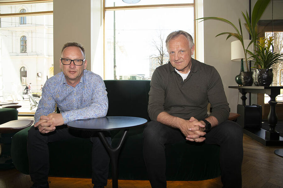 Daglig leder Kai Johnsen og styreleder Helge Ranheim i VVS Eksperten garanterer sine medlemmer at de vil fortsatte den samme kursen selv om det stormer ellers i VVS-bransjen. - Det skal være både enkelt og lønnsomt å være medlem i VVS Eksperten. Her får medlemmene en stor frihet til å styre sin egen hverdag, men nyter samtidig godt av gunstige innkjøpsbetingelser og andre aktiviteter i regi av kjedekontoret som bidrar til økt verdiskapning for hvert enkelt medlem, sier de. 