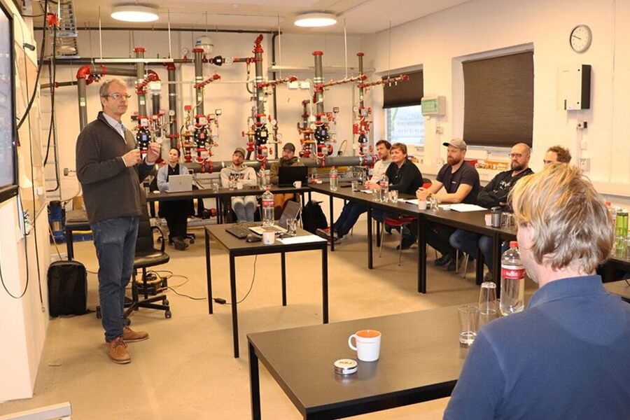 Anders Sandmæl er brann- og sprinkler-ekspert, og svært engasjert i faget. Han er daglig leder i Kompetansesenter for brann- og driftspersonell AS i Oslo.