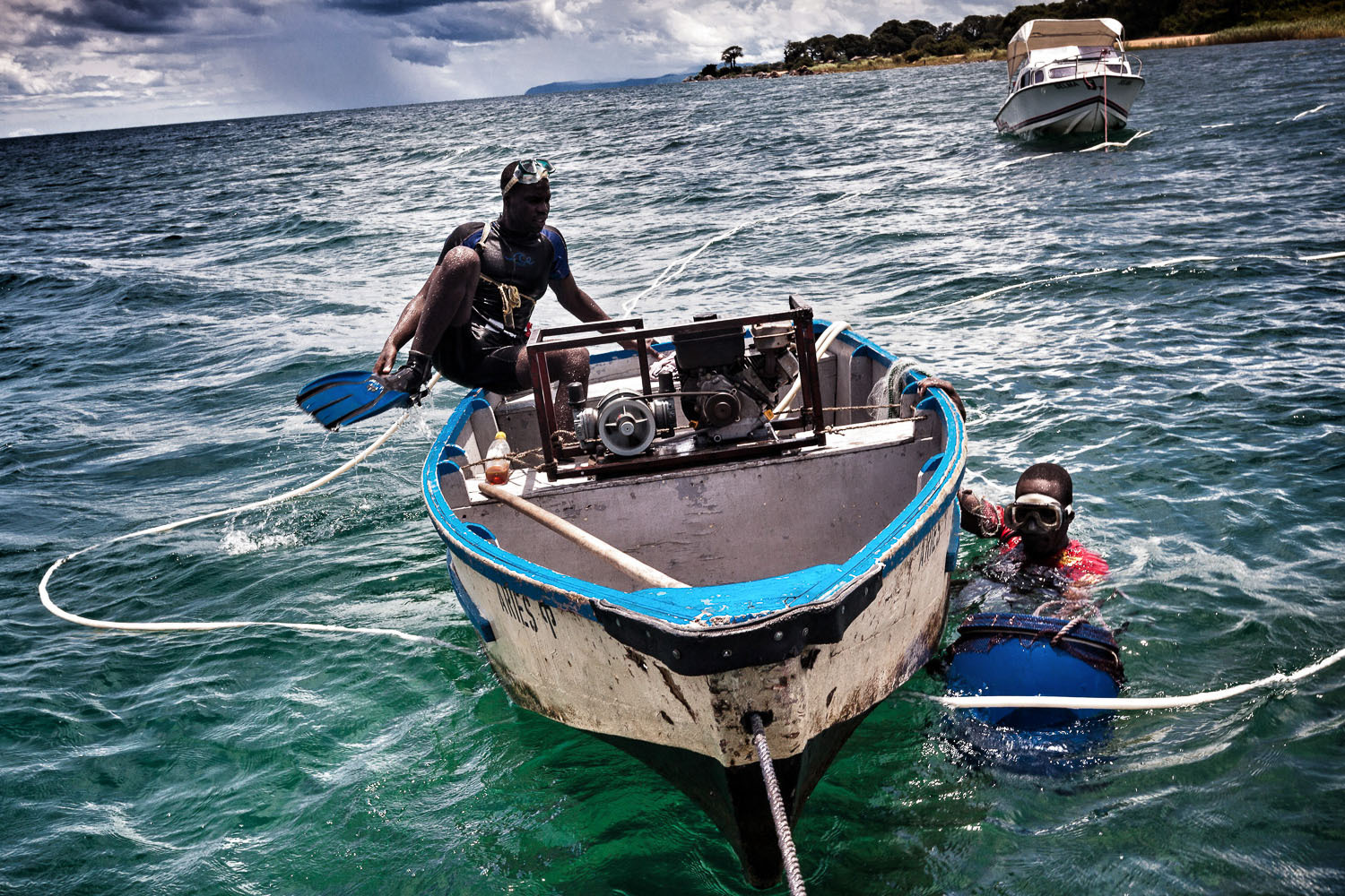 Dykkere i Malawisjøen-04.JPG