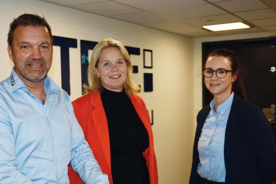 TECE Norge satser på økt synlighet og et tettere samarbeid med Sverige for å vinne enda mer terreng i markedet. På bildet ser vi salgsdirektør Frode Øien, salgs- og markedskoordinator  Kristin Knudsen og Nordic Marketing Manager Sofia Ljunggren.
