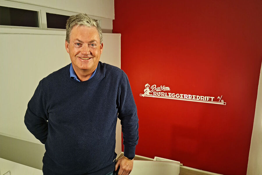 - Vi kan ikke skal ta bort de sikkerhetselementene vi har i en montasje, for eksempel merkeklossen. Sørg heller for at montasjeanvisningene følges nøyaktig, framfor at man finner ulike løsninger som er «like gode»- Da blir det mange «riktige» løsninger som pulveriserer regelverket, sier rørleggermester John Stensby, avdelingsleder for service og småprosjekter hos Bærum Rørleggerbedrift. 