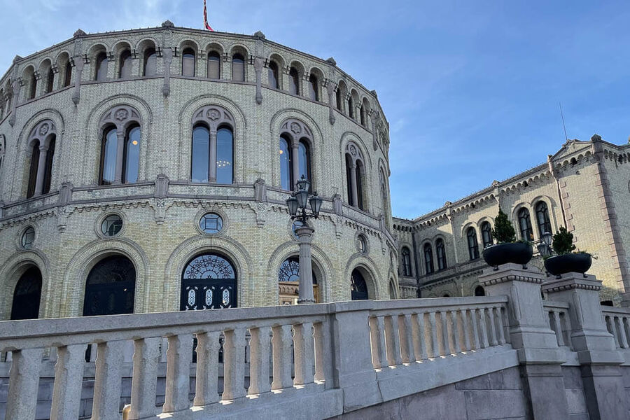 Regjeringen oppfordrer alle departementer til å senke energibruk i egne og leide lokaler - for eksempel ved å sette ned temperaturen. NOVAP