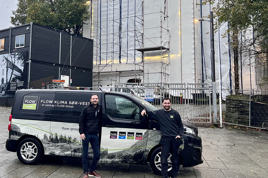 Bildet viser fra venstre: Steinar Gilja Håland og Nihat Yildiz fra FLOW Klima Sør-Vest AS.