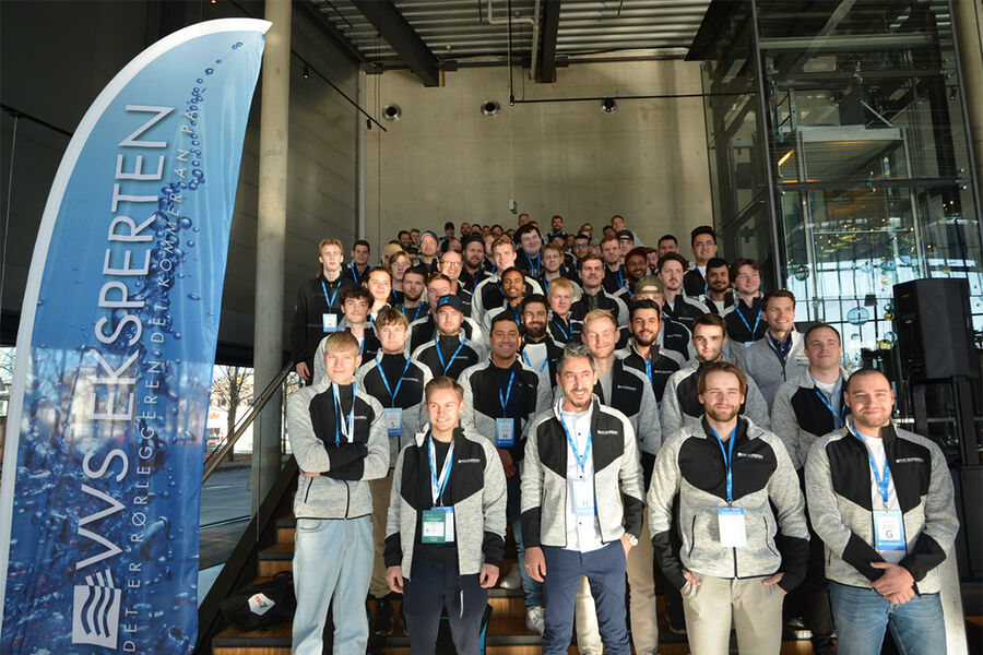 Over 100 lærlinger fra VVS Ekspertens medlemsbedrifter landet rundt, satte sitt preg på åpningsdagen av VVS-dagene på Lillestrøm.