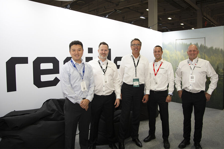 Tom Fjordvang, Business Development Manager Norway & Sweden for Resideo, kan fortelle om stor pågang til standen under VVS-dagene. Resideo Norge hadde fått besøk fra både Resideo Nederland og USA. Her ser vi hele staben samlet, fra venstre, Brad Qi, Morten Helgerud, Bob Heil, Tom Fjordvang og Roar Syvertsen.