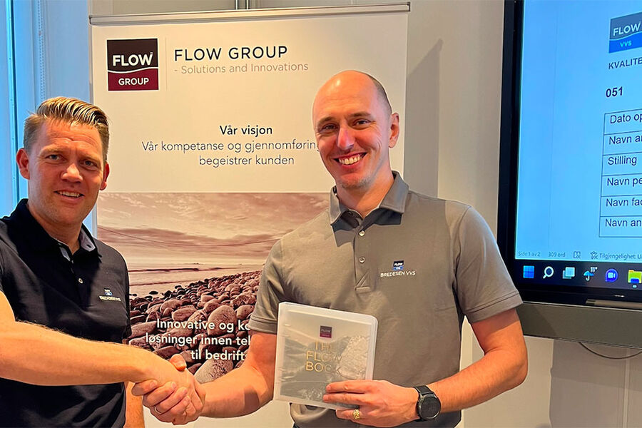 Daglig leder Børge N. Johansen ønsker  Artur Østerholt velkommen som ny drift- og vedlikeholdsleder i FLOW Bredesen VVS i Arendal. 
