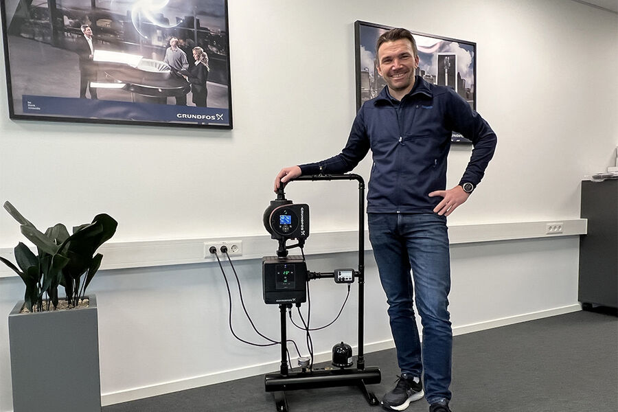 - MIXIT gir rørleggeren eller installatøren, og driftspersonale full kontroll over blandekretsen, og det kun fra en leverandør, sier Jon Olav Eidsmo, salgsingeniør i Grundfos. Han forteller at Grundfos har hatt stor etterspørsel etter MIXIT etter lanseringen tidligere i år.