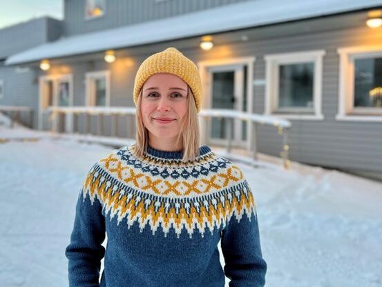 Klubbleder Amalie Mikkelsen ønsker velkommen til romjulsklubb på Bakeriet torsdag 29. desember
