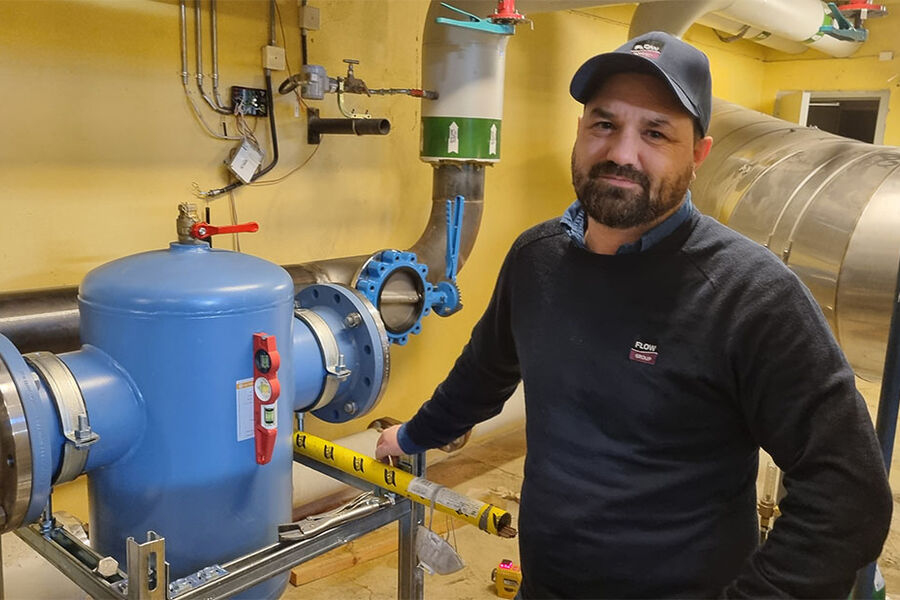 Prosjektleder Espen Yssenmoen forteller at prosjektet er i rute til tross for omfattende logistikk med installasjoner på over 70 skoler i full drift og ca tre måneder gjennomføringstid.  Dette er mye takket være våre dyktige produktleverandører og vår tidligere erfaring fra prosjekter med svært utfordrende logistikk.