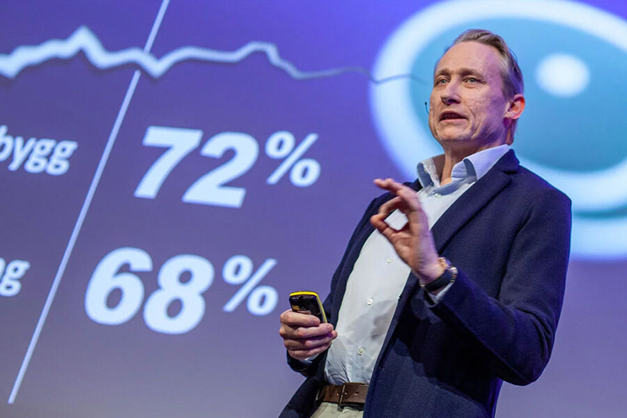 - Det Mestergruppen trenger er nok data til å kunne regne ut pris og CO2-utslippet på fakturaen. Da kan vi regne på ut klimagassutslippet til et prosjekt, uavhengig om det er en terrasse eller et helt hus, sier Mikkel Sandvik, konsernsjef i Mestergruppen.