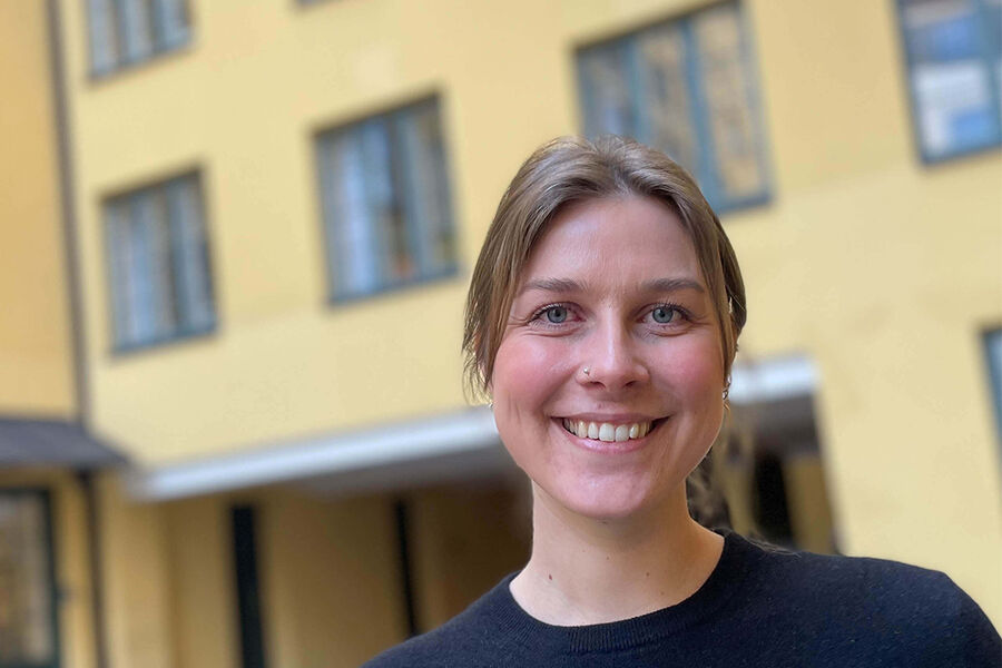 – Mange som bor i vernete eller fredete boliger tror varmepumpe ikke er aktuelt for dem, sier rådgiver Karen Elkjær hos Riksantikvaren.