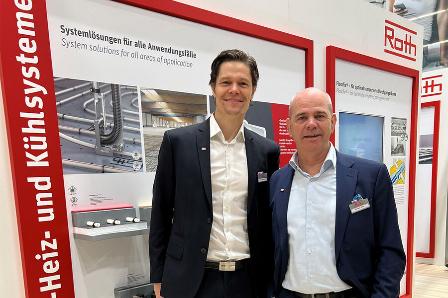 Produktsjef Audun Martinsen og Managing Director Morten Øren klare til å ta imot alle norske besøkende på messestanden til Roth konsernet