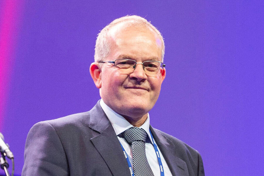 Spesialrådgiver Hans Even Helgerud i Norsk Energi er også leder av komiteen i Standard Norge som følger standardiseringsarbeidet innen energiledelse. Foto Norsk Energi