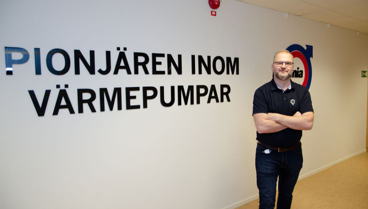 Salgssjef Tommy Andersson i Thermia Norge har fått ansvaret for å bygge opp selskapets satsing i Norge, og kan fortelle om at de nå er rustet for en stor offensiv. Morselskapet i Sverige runder 100 år i 2023, og bygger ut og øker kapasiteten i fabrikken i Arvika, forteller han.