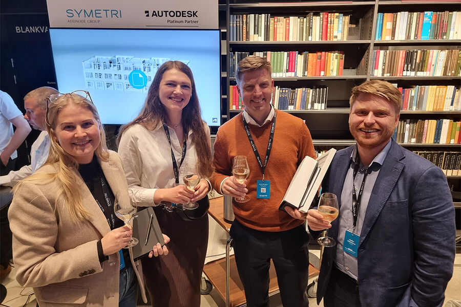 Stolte vinnere. Fra venstre: Maria Færstad Sæbø, Alina Bondarenko, Magnus van der Hilst Ytreland og Sindre Didrichsen.