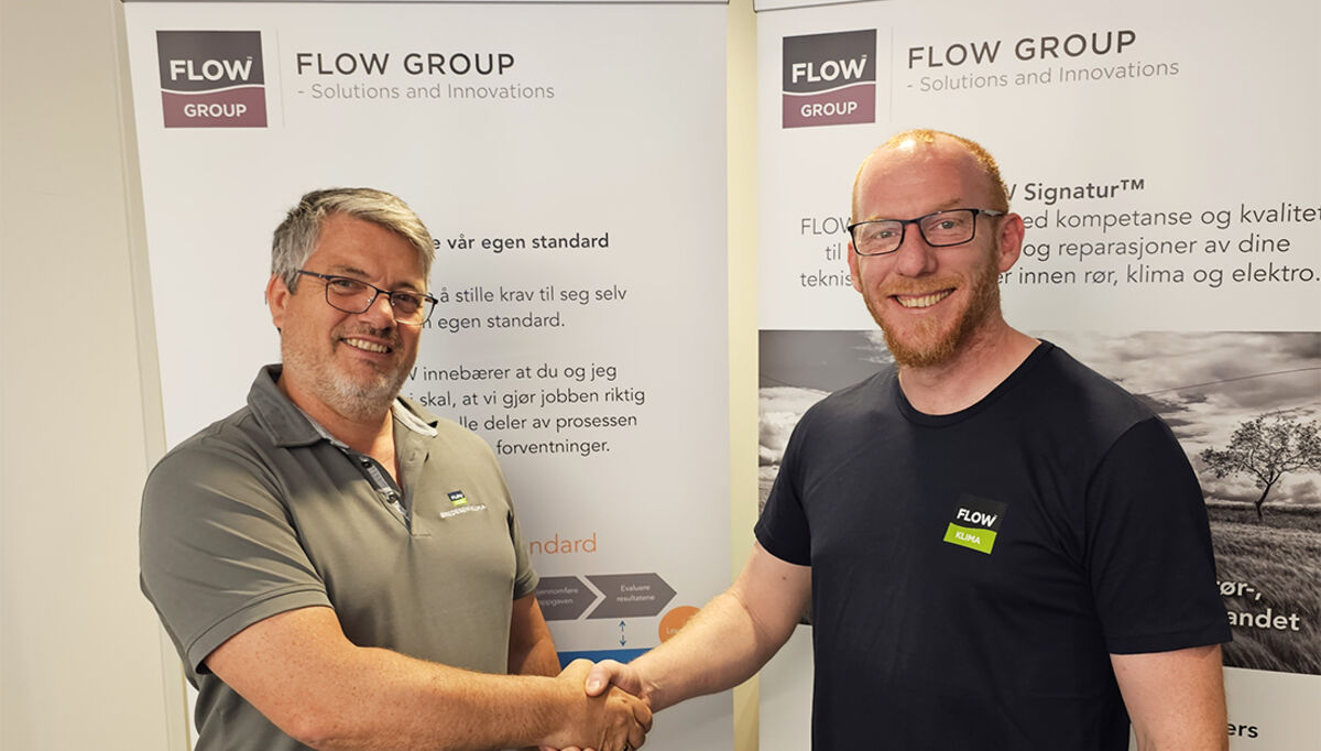 Daglig leder Bjørn H. Andersen i FLOW Bredesen Klima AS (til venstre), er glad for å få Bjørn-Arild Halèn med på laget, og til å lede selskapets nye serviceavdeling.