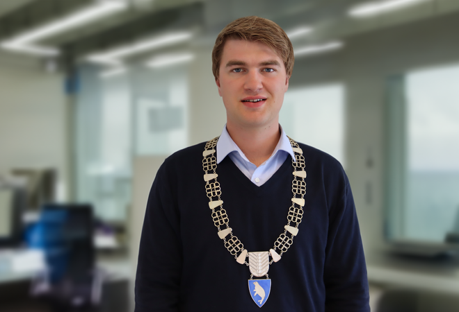 Ordfører Simon Løvhaug.