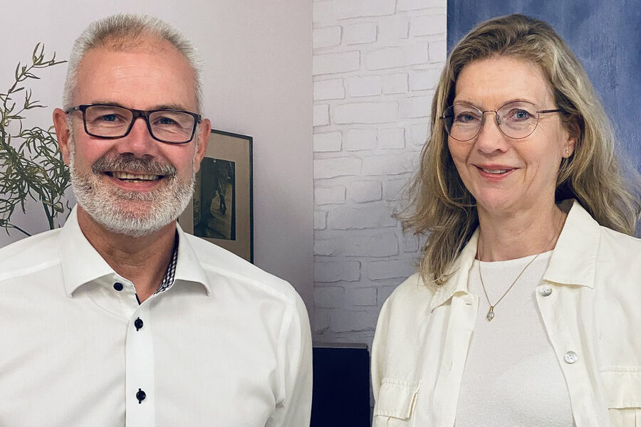 Heidenreich har ansatt ny Divisjonsdirektør VVS På bildet ser vi Adm.direktør Bjørn Moen i Heidenreich sammen med den nyansatte direktøren Torhild L. Balerup.