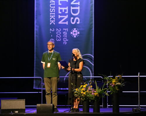 Programleiarane Rune Lotsberg og Kirsten Friis Programleiarane Rune Lotsberg og Kirsten Friis