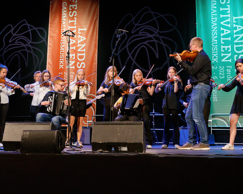 Mesterkonserten, og Sunnfjord juniorspelemannslag Mesterkonserten, og Sunnfjord juniorspelemannslag