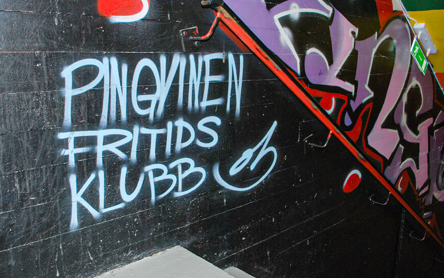 Grafitti som sier Pingvinen fritidsklubb