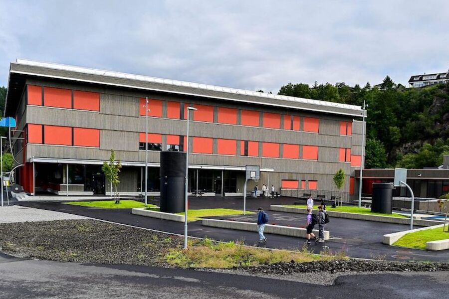 Nye Askøy videregående skole er en av Vestlands største skoler | Foto: Torgeir Hågøy