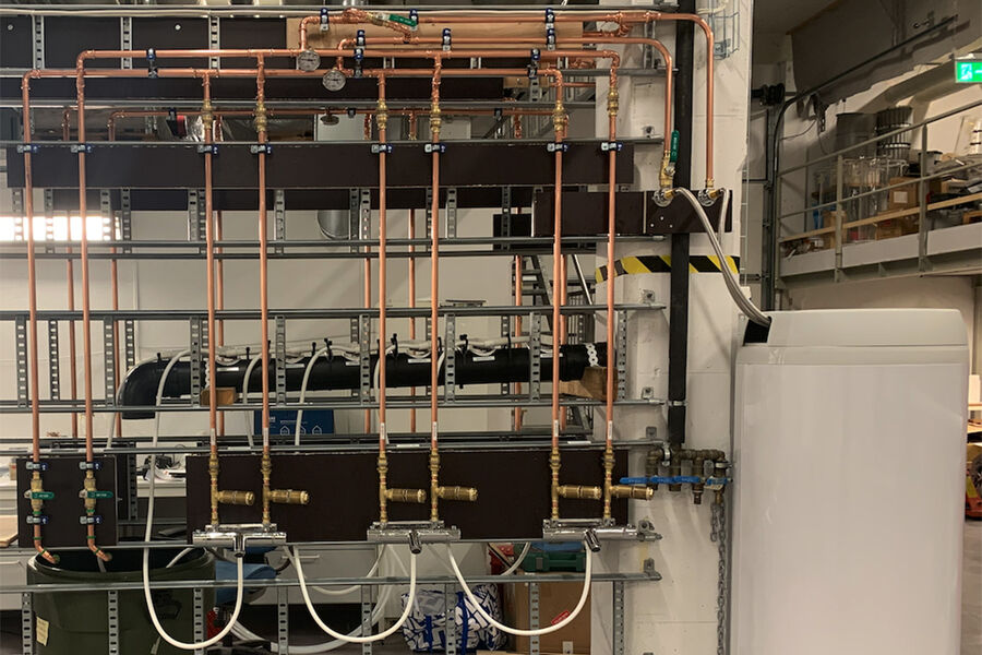 Et pilot-skala vannsystem bygget av NTNU for vurdering av vannkvalitet i dusjanlegg. Foto: NTNU