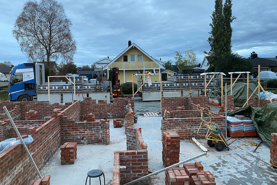 I Trondheim pågår et byggeprosjekt der ombrukstegl benyttes i bærende innervegger og indre del (vange) av yttervegg. Foto: Fredrik Slapø/SINTEF