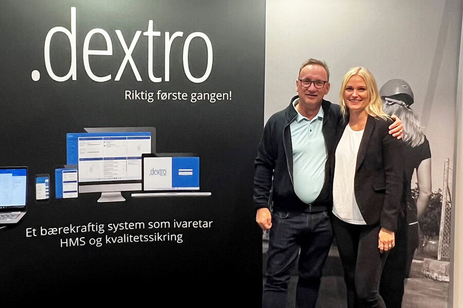 VVS Eksperten inngår samarbeid med Dextro om bruk av B Smart. - Daglig leder i VVS Eksperten, Kai Johnsen, og daglig leder i B Smart, Elise Støle, er godt fornøyd med avtaleinngåelsen.