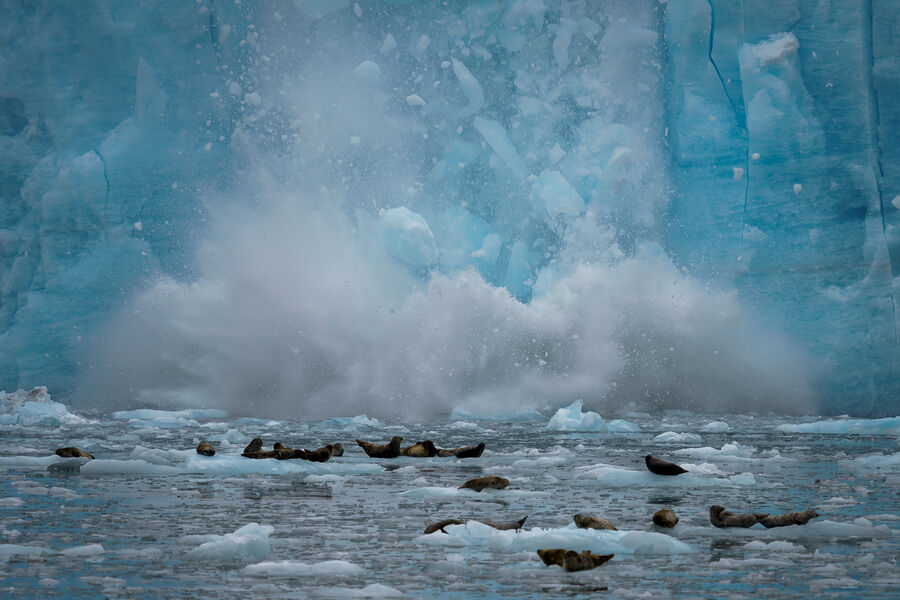 CEWE Photo Award 2023_Category Nature_Photographer Christian Bovians_Title Collapsing Glacier_1-800 sec at f - 6,3_ ISO 100_FE 200-600mm F5