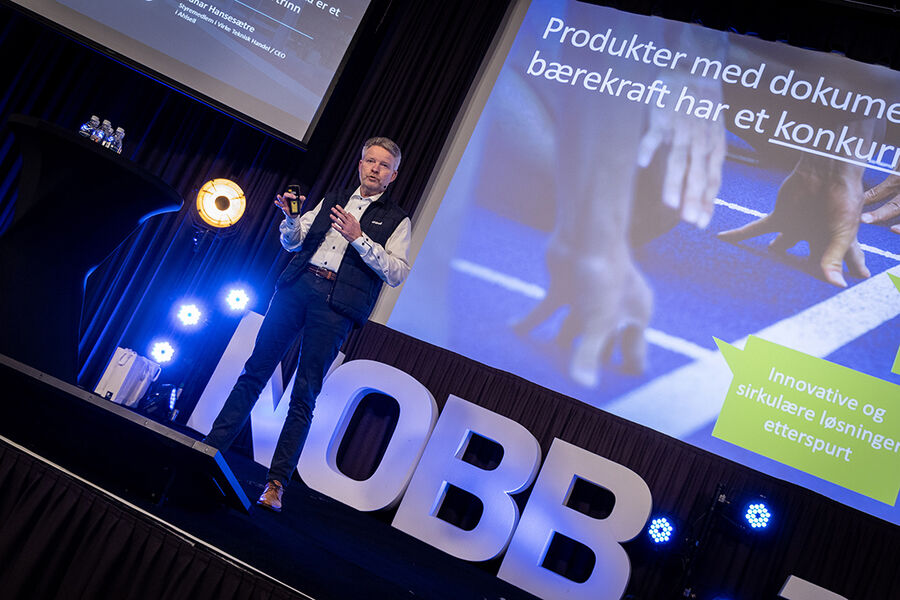 Runar Hansesætre, administrerende direktør i Ahlsell Norge og styremedlem i Virke Teknisk handel under sitt foredrag på NOBB-konferansen tidligere i november.