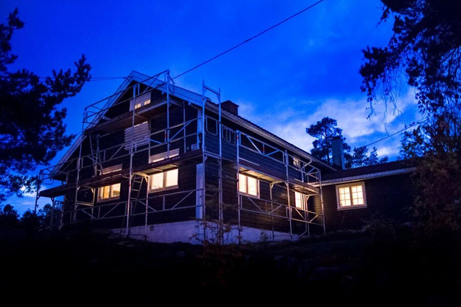 «Skjulte kraftverk» i form av energieffektiviseringstiltak i bygg kan realiseres raskt fram mot 2030 – noe som ikke er like lett å få til med nye ordinære kraftverk, skriver artikkelforfatterne. Foto: Luca Kleve-Ruud/Samfoto/NTB