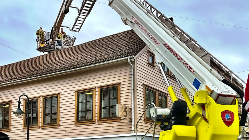 Brann og redning høyt oppe over hustakene