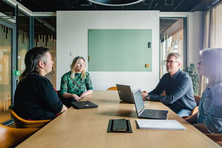 LOVENDRING: Flere virksomheter må fra nyttår av ha verneombud og arbeidsmiljøuvalg. FOTO: Arbeidstilsynet