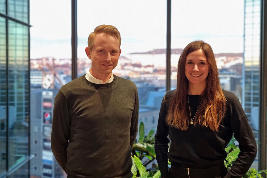 Entra har inngått en rammeavtale med Consigli som gjør kunstig intelligens tilgjengelig i alle Entras prosjekter. Leder av teknisk fagteam i Entra, Pål Oroszko og COO i Consigli, Ingebjørg Foss Daae, er fornøyde med at KI allerede i testfasen har bidratt til å redusere energi- og materialforburk samt redusere kostnader.