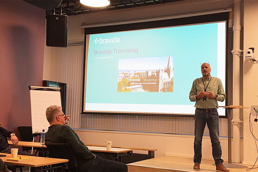 Til frokostmøtene presenterer selskapet aktuelle temaer overfor driftspersonell i bygg hvor Bravida har vært teknisk leverandør. - Det skal lønne seg å være kunde og samarbeidspartner med oss, sier salgs- og markedssjef Roar Wold hos Bravida Trondheim.